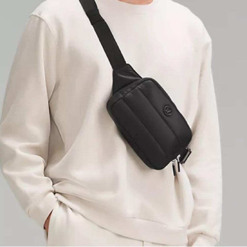 Lululemon black wonderpuff 2L belt bag NWT